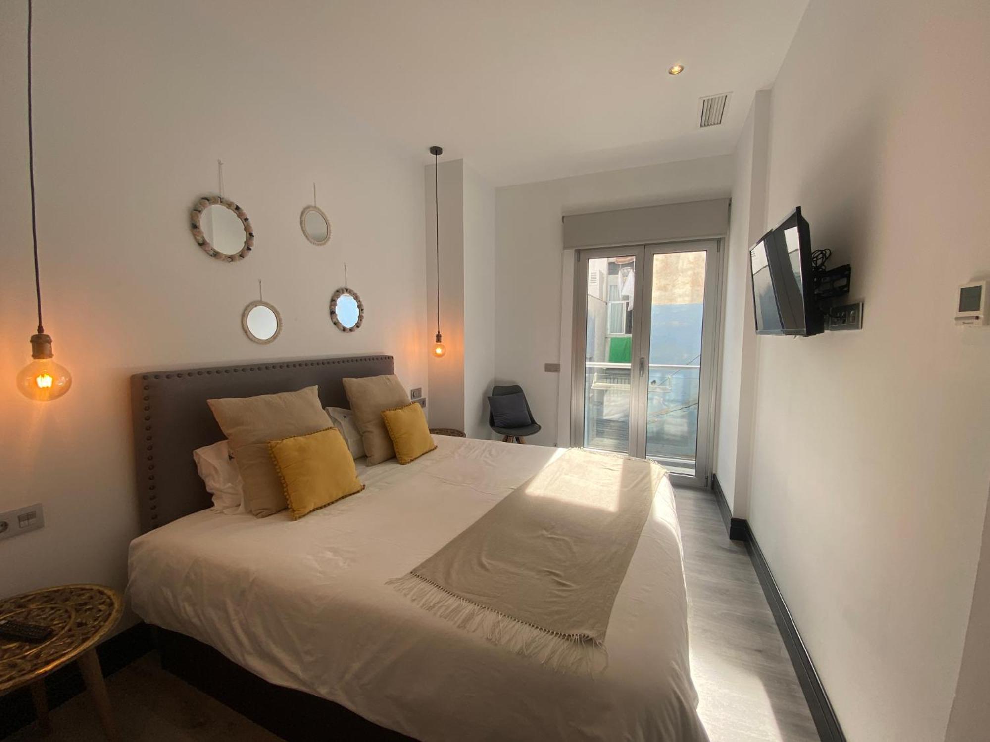 Stay U-Nique Apartments Rosaleda Малага Номер фото