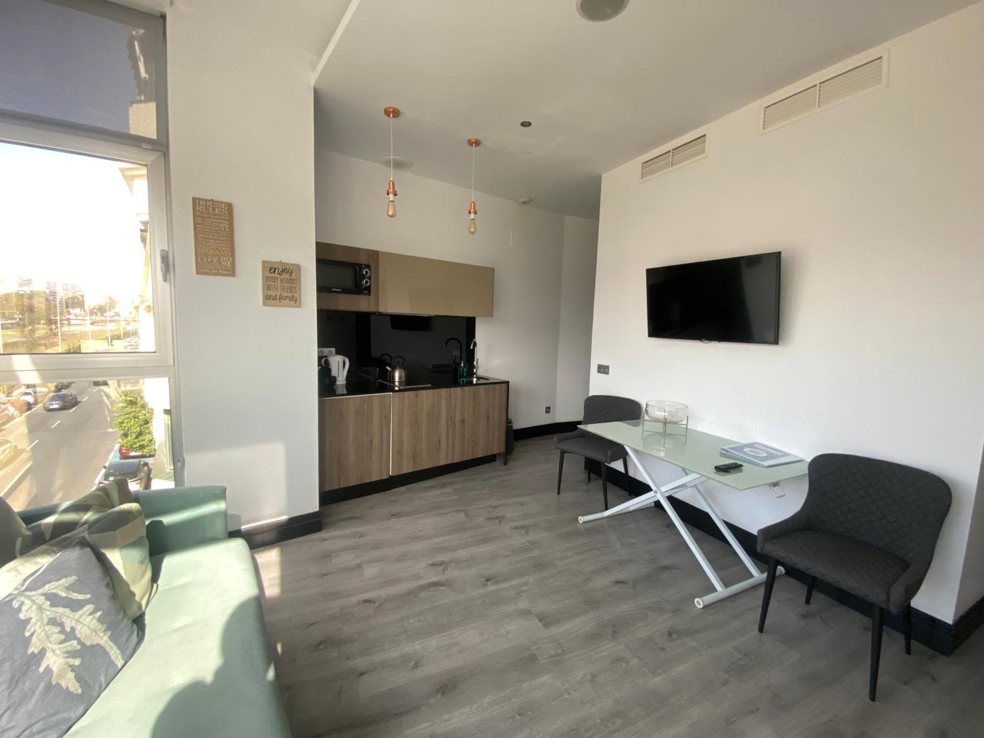 Stay U-Nique Apartments Rosaleda Малага Номер фото