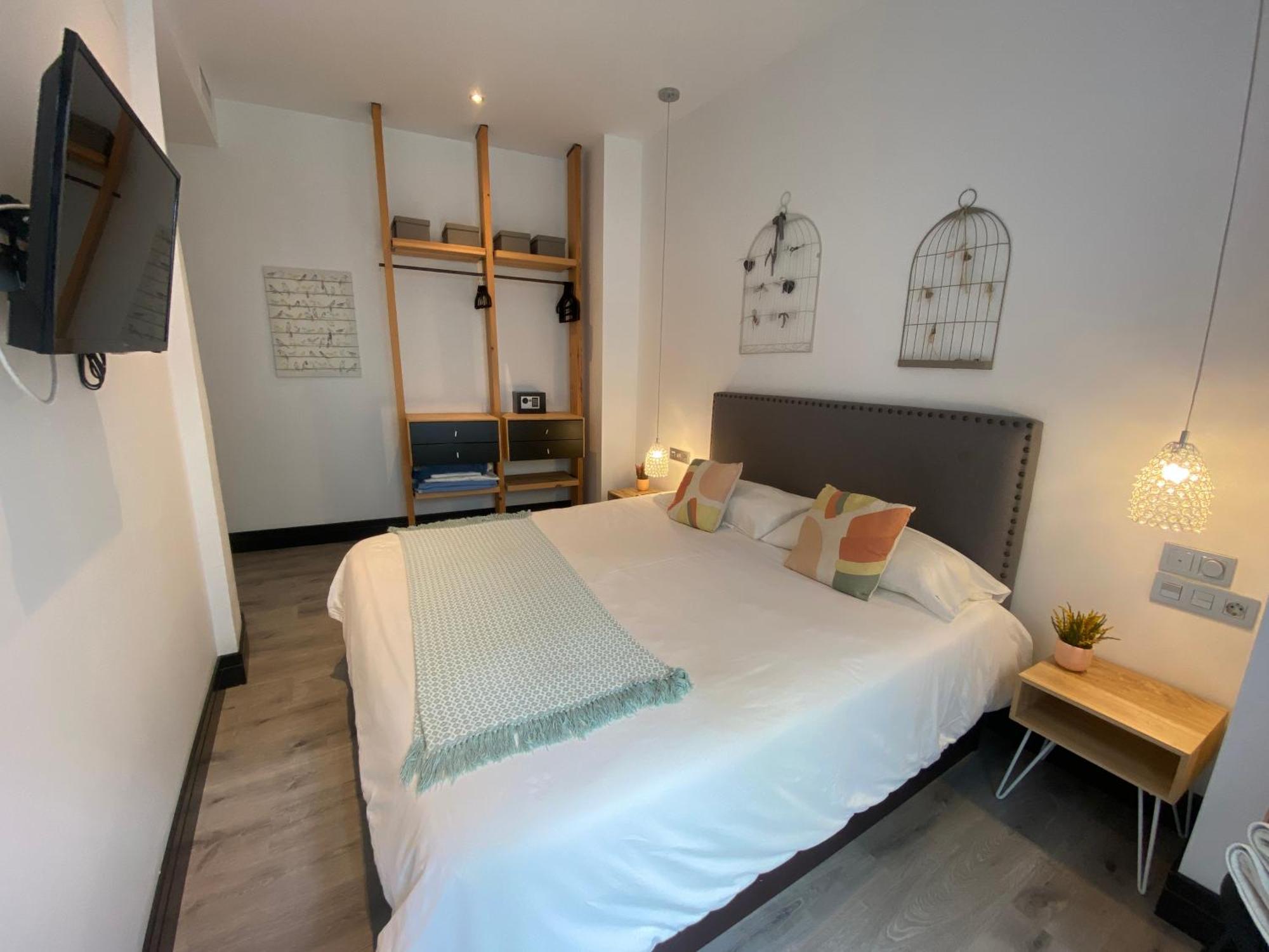 Stay U-Nique Apartments Rosaleda Малага Номер фото